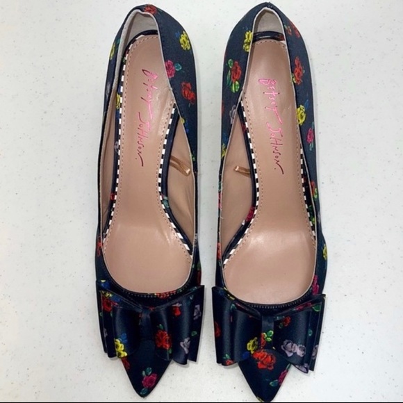 Betsey Johnson Black with Multi Color Flower Pumps - Picture 10 of 12